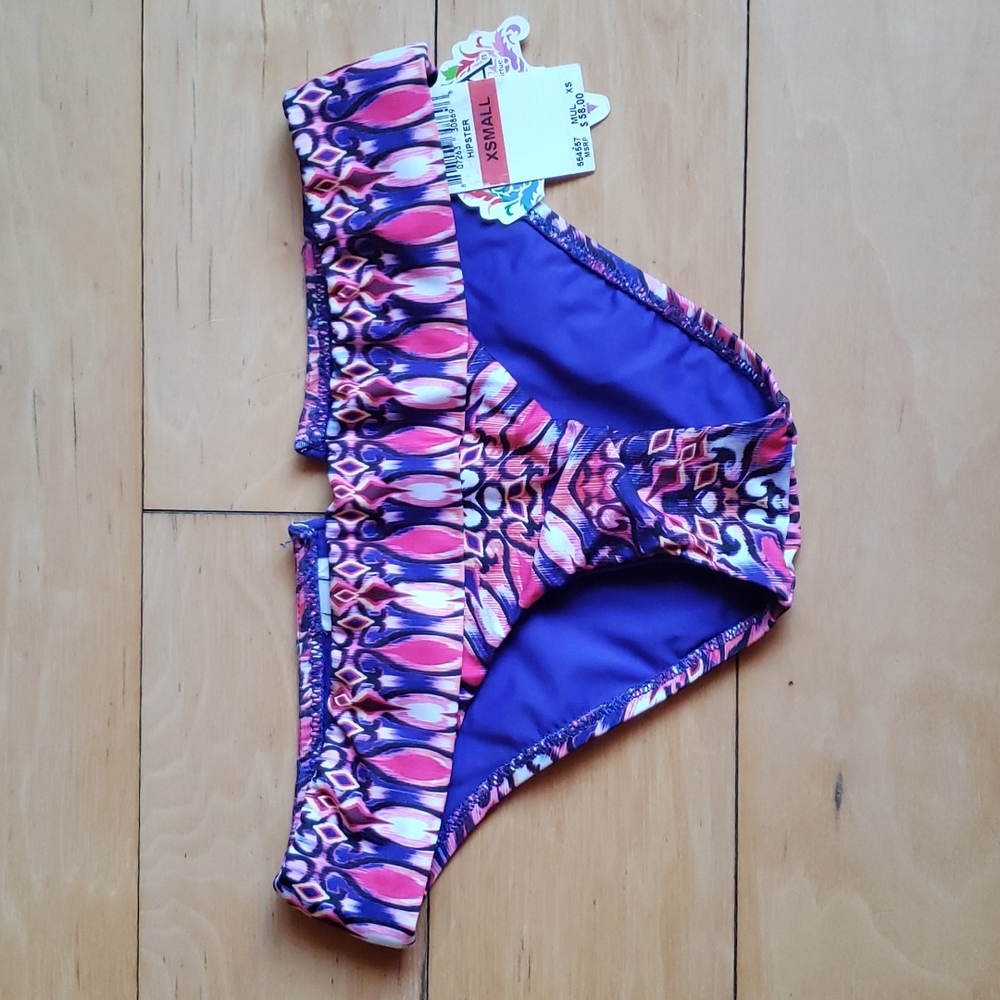 NWT BECCA BY REBECCA VIRTUE CATHEDRAL BANDED V BACK HIPSTER BOTTOM Size XS